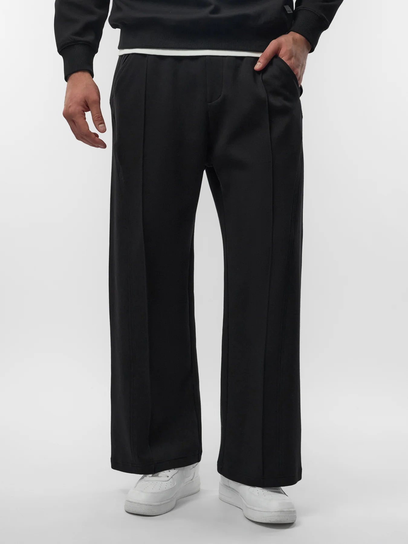Lightweight Straight Pants - Black