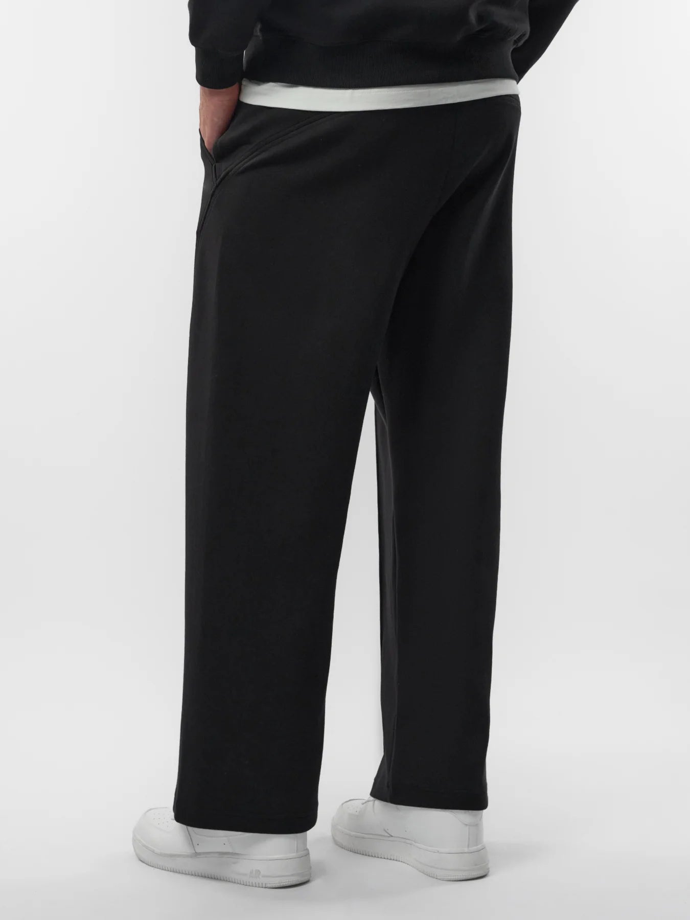Lightweight Straight Pants - Black
